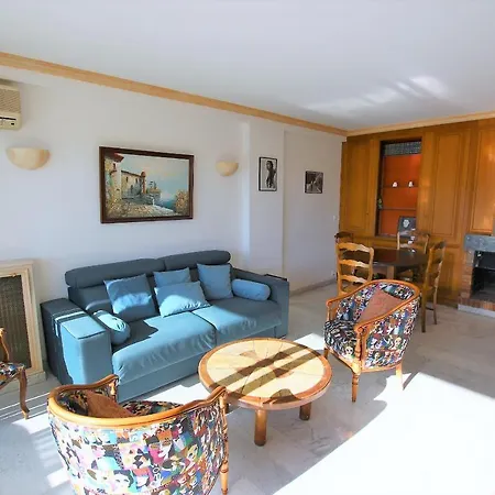 Appartement 80 M2 Au Centre-Ville De Cannes